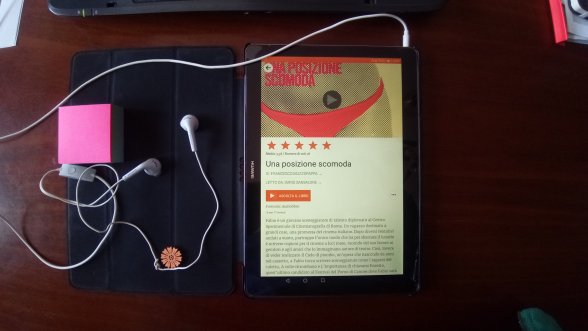 Una posizione scomoda - Francesco Muzzopappa, Fazi editore, 2011| Storiside, 2018 - Storytel - ph. Amalia Temperini