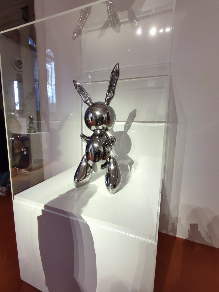 RABBIT - Jeff Koons Shine - Palazzo Strozzi, Firenze - ph. Amalia Temperini