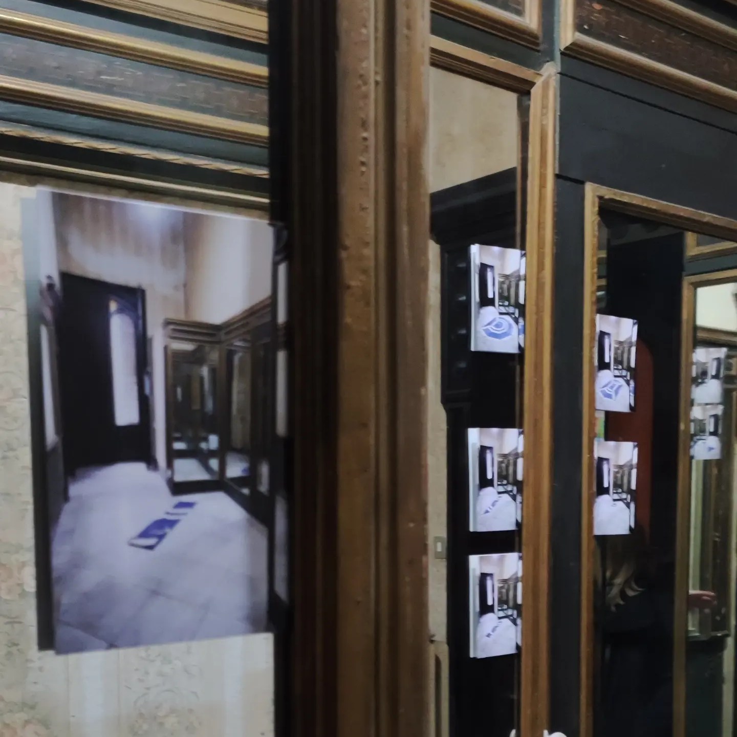 Giovanni Termini, Piega contro Piega (Telo per ombrellone da mare, 2023) a cura di Senzabagno - ph. Amalia Temperini