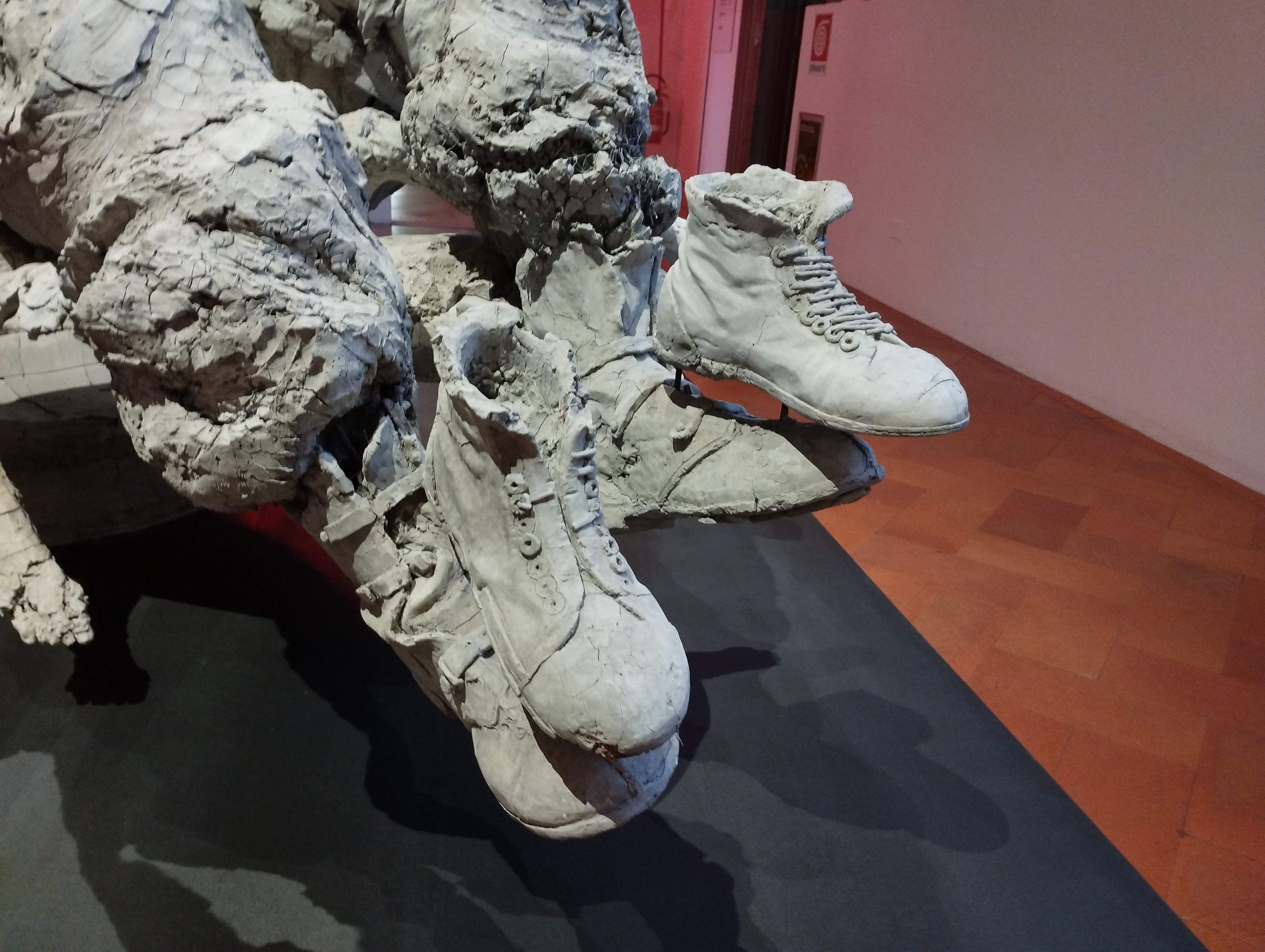 Reaching for the Stars Da Maurizio Cattelan a Lynette Yiadom-Boakye, Palazzo Strozzi, Firenze - ph. Amalia Temperini