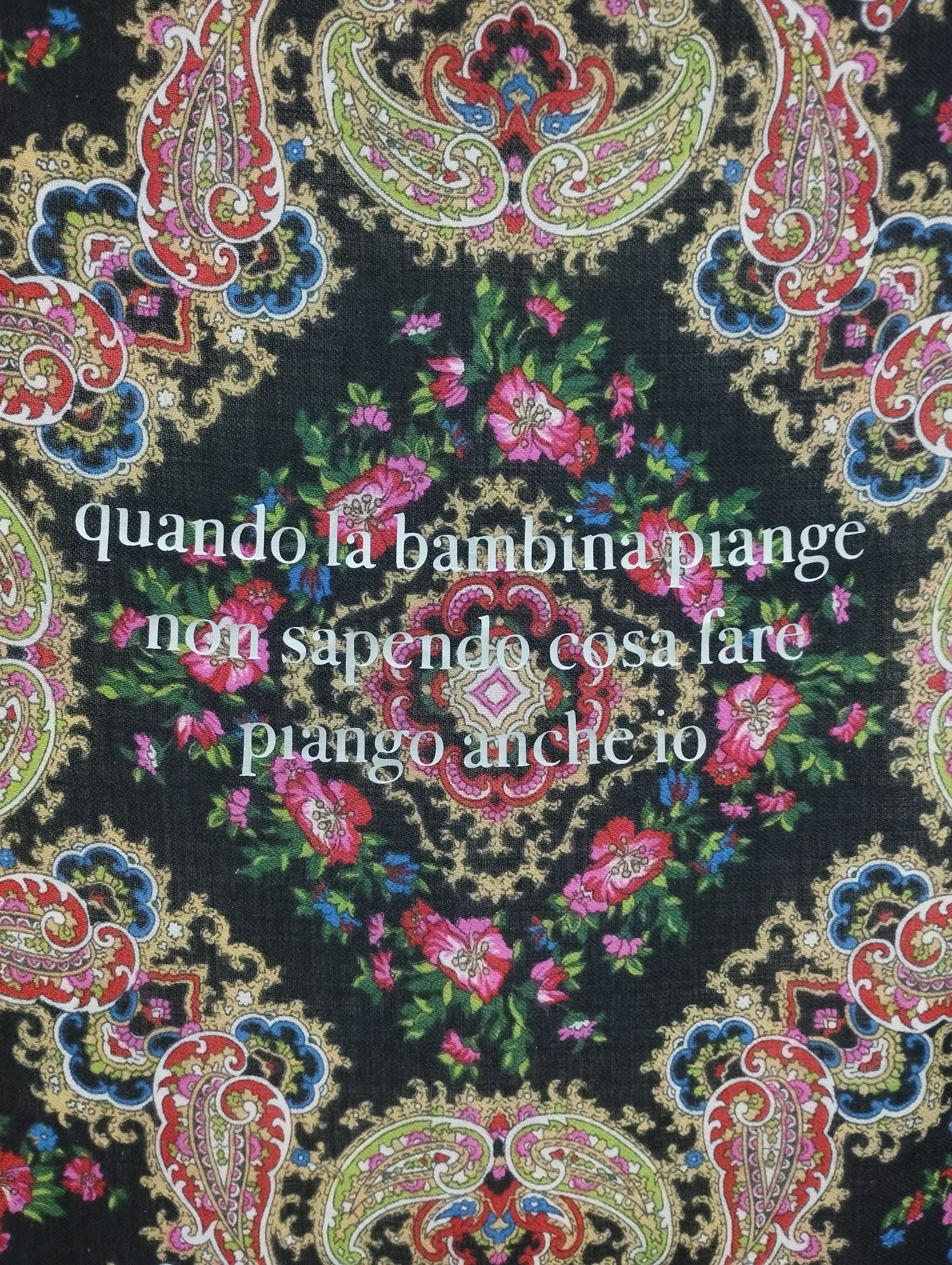 Maria Adele Del Vecchio, Quando la bambina piange, 2020, stampa vinilica su scialle, 77x72 com courtesy Galleria Tiziana di Caro, Napoli - ph. Amalia Temperini