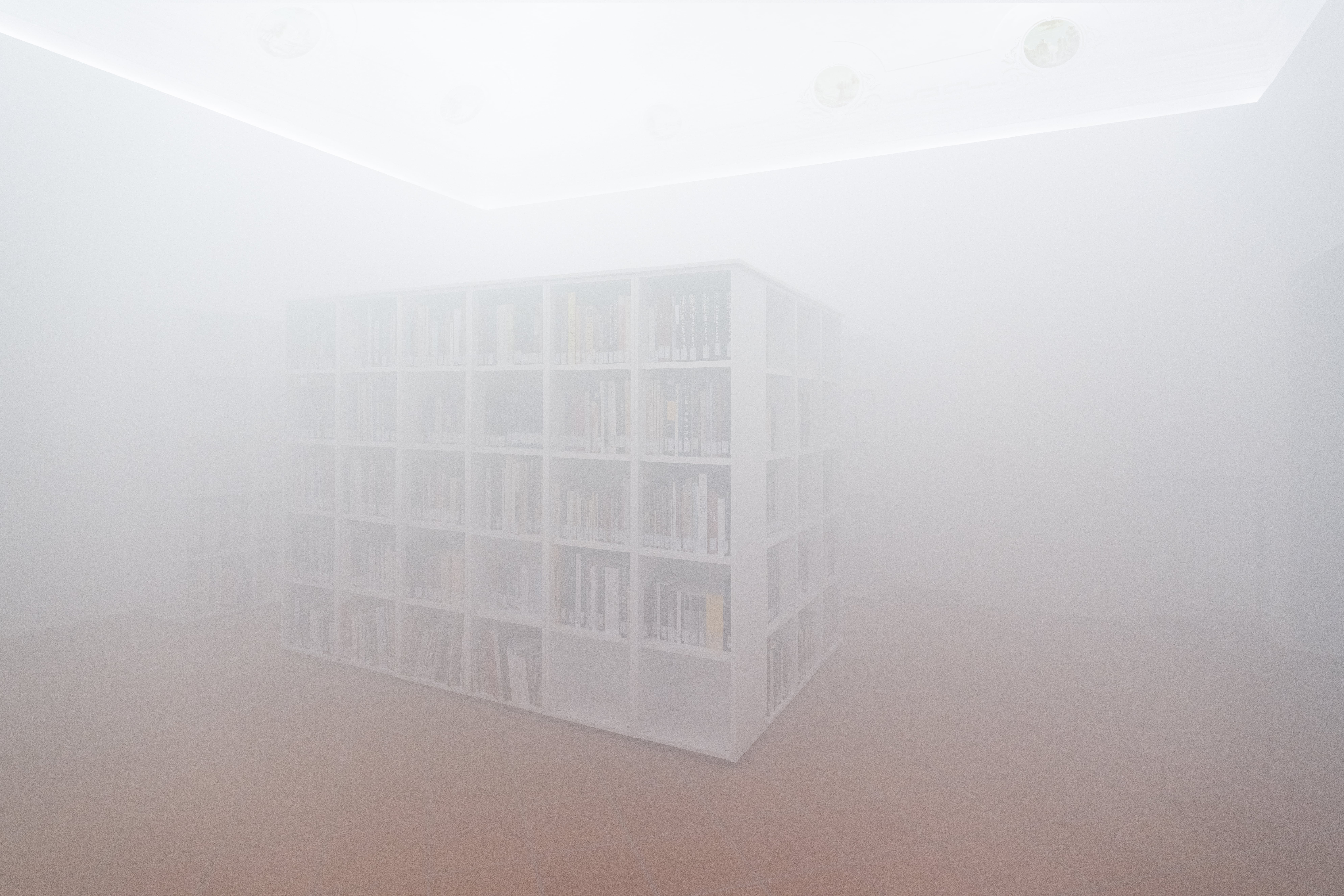 BLU. Andrea Panarelli a cura di Emiliano Dante Fondazione Giorgio De Marchis, L'Aquila fino al 4 novembre crediti foto: Ela Bialkowska OKNOstudio