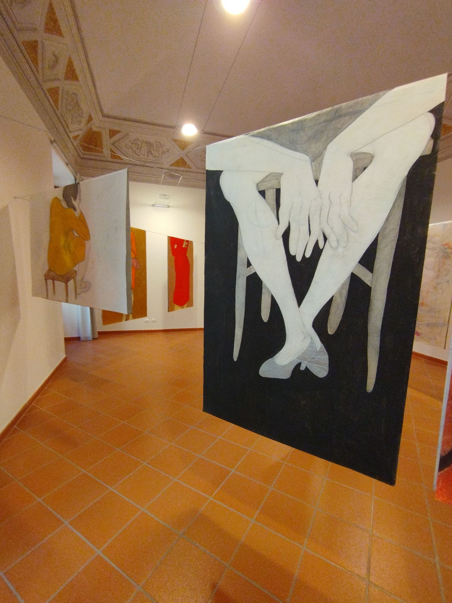 La Comédie humaine di Tiziana Fusari a cura di Mauro Mattia e Barbara Olivieri, Fino al 28 gennaio 2024 Fondazione Giorgio de Marchis Bonanni d’Ocre – L’Aquila Project Room, MAXXI L’Aquila – L’Aquila - ph. Amalia Temperini