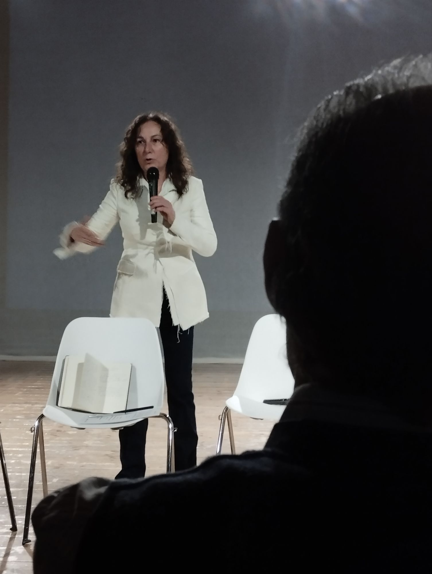 eTaccio il Vento Restituzione della residenza di Agnese Purgatorio + Talk sulla pratica delle Residenze d'Arte A cura di Marcella Russo 27 aprile ore 18 - ph. Amalia Temperini