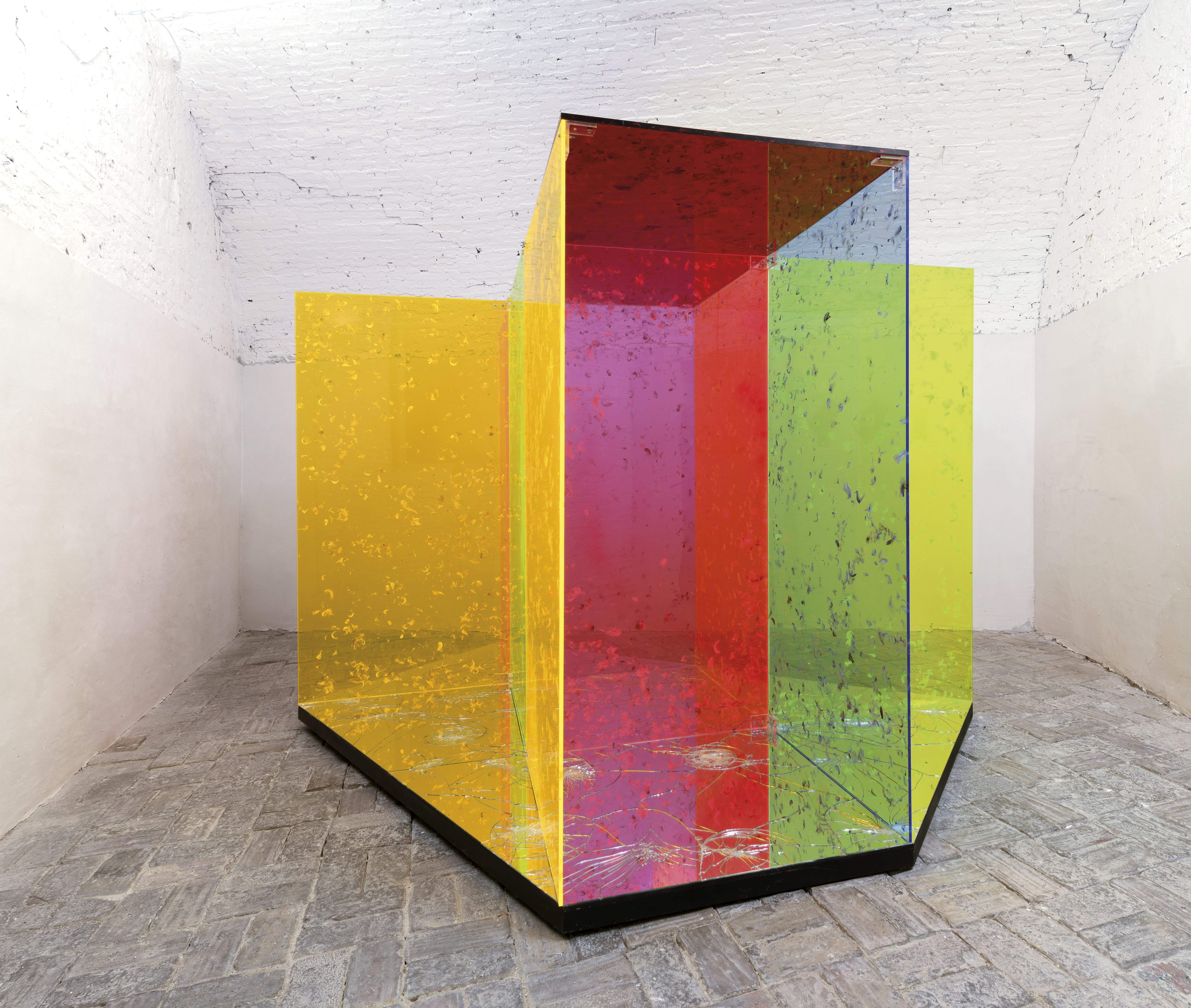 2. Alfredo Pirri, Compagni e Angeli - per Città Sant’Angelo, 2024, courtesy Museolaboratorio_ foto Giorgio Benni.