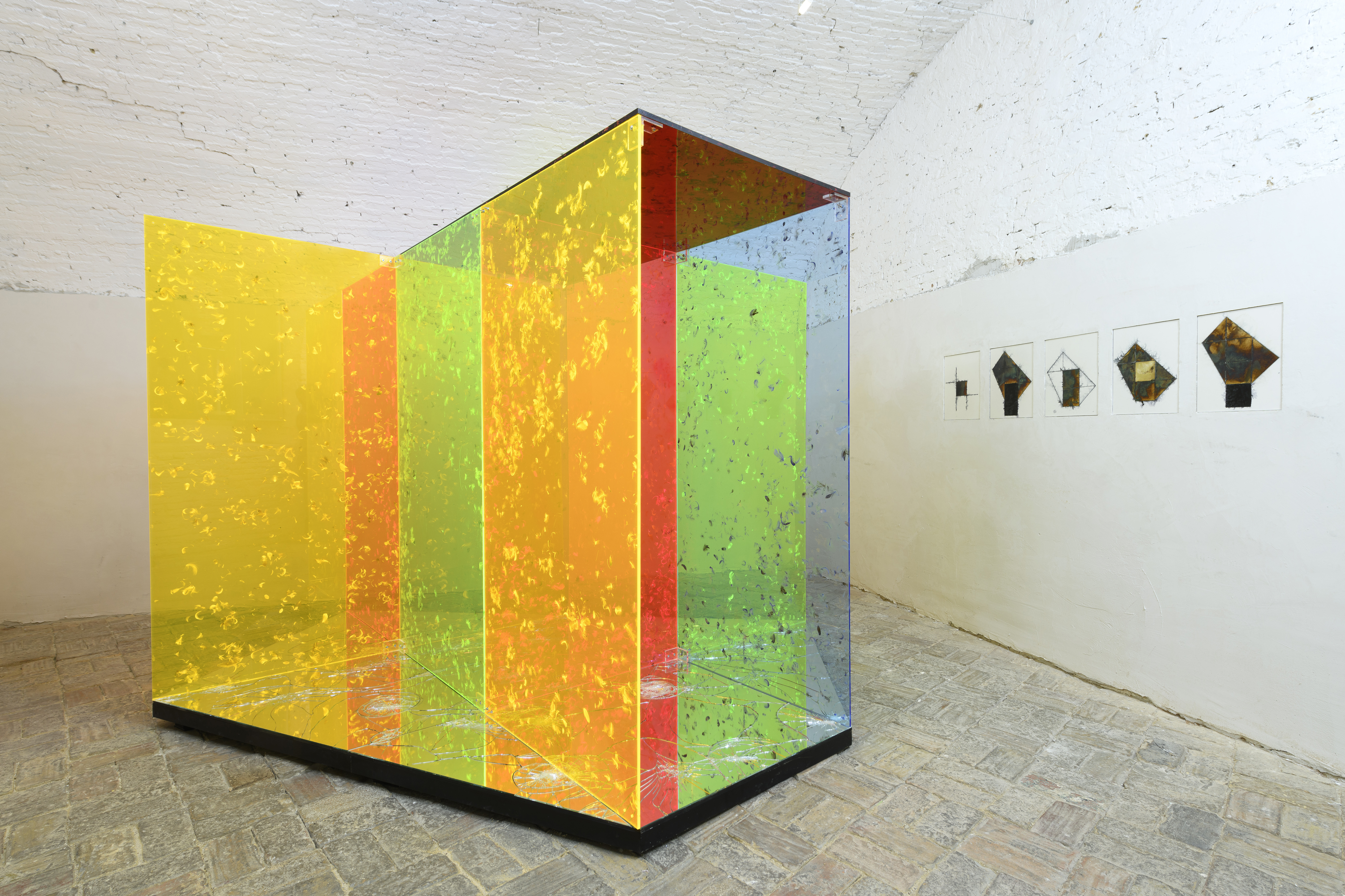 3. Alfredo Pirri, Compagni e Angeli - per Città Sant’Angelo, 2024, courtesy Museolaboratorio_ foto Giorgio Benni.