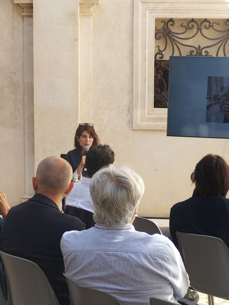 Riflessioni dall'intervento di Maria Paola Zedda:
"Fuggitività e unbelonging: strategie dell'impermanenza"
Talk #Performantive05
MAXXI L'Aquila - ph. Amalia Temperini